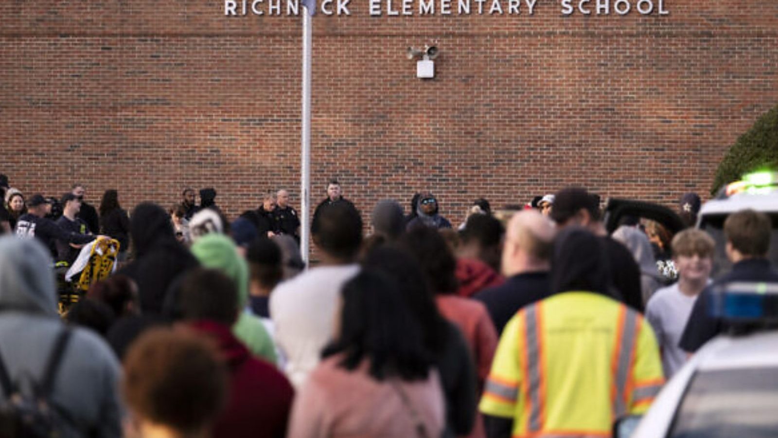 பள்ளி ஆசிரியையை துப்பாக்கியால் சுட்ட 6 வயது சிறுவன்...அதிர்ச்சி சம்பவம்