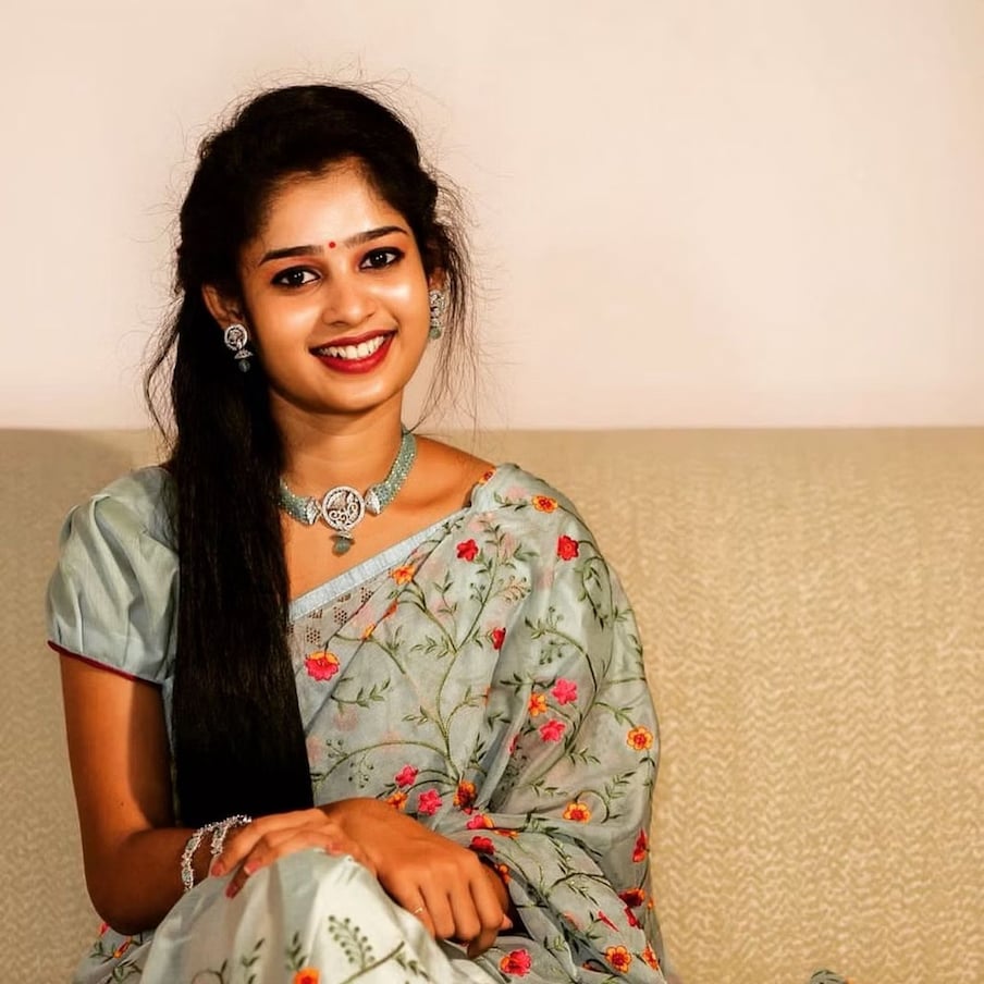  இந்நிலையில் இந்த படத்தில் பிக்பாஸ் பிரபலம் இணைந்துள்ளதாக தகவல் வெளியாகியுள்ளது. அதன்படி, பிக்பாஸ் 6-வது சீசனில் கலந்து கொண்ட ஜனனி இந்த படத்தில் நடிக்கவுள்ளதாக கூறப்படுகிறது. இது குறித்து ஜனனியிடம் கேட்டபோது இதை நான் சொல்வதை விட தளபதி 67 படக்குழு சொல்வது தான் பொருத்தமாக இருக்கும். காத்திருங்கள் என்று அவர் தெரிவித்ததாக கூறப்படுகிறது.
