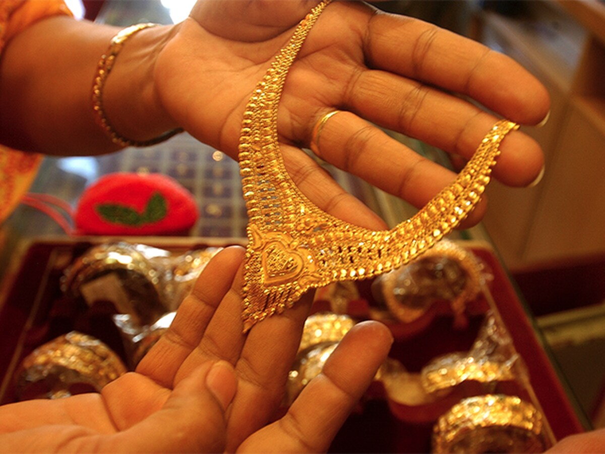 Gold Price தங்கம் விலை கிடுகிடு உயர்வு... சவரன் விலை ரூ.44,000ஐ கடந்தது