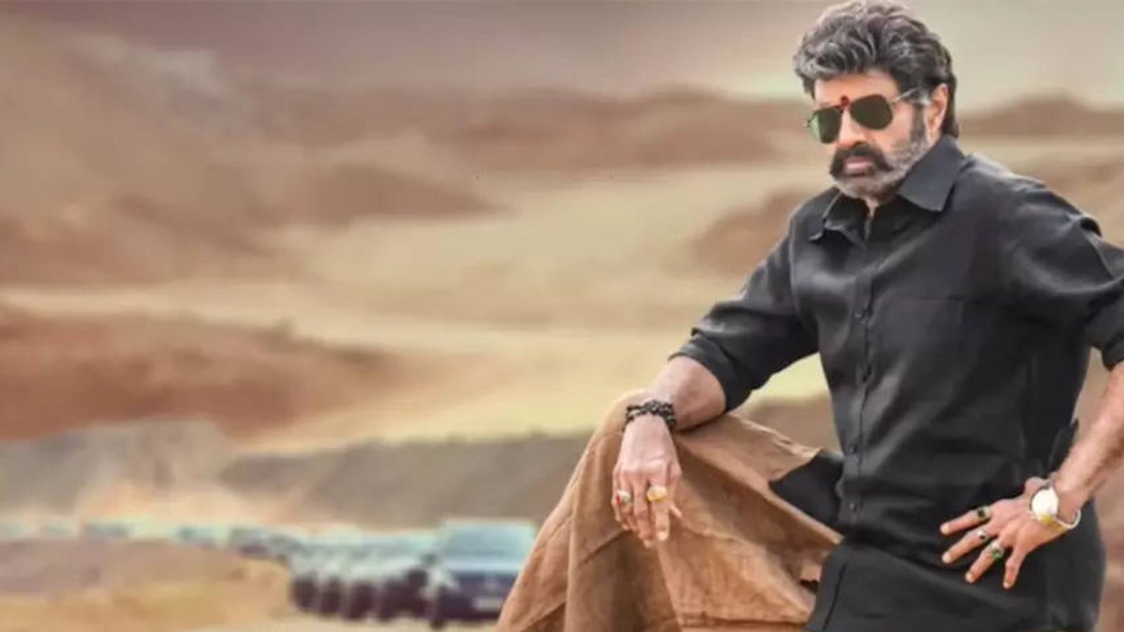 வீர சிம்ஹா ரெட்டி ரிலீஸ் நாளில் திரைக்கு தீ வைத்த பாலகிருஷ்ணா ரசிகர்கள்