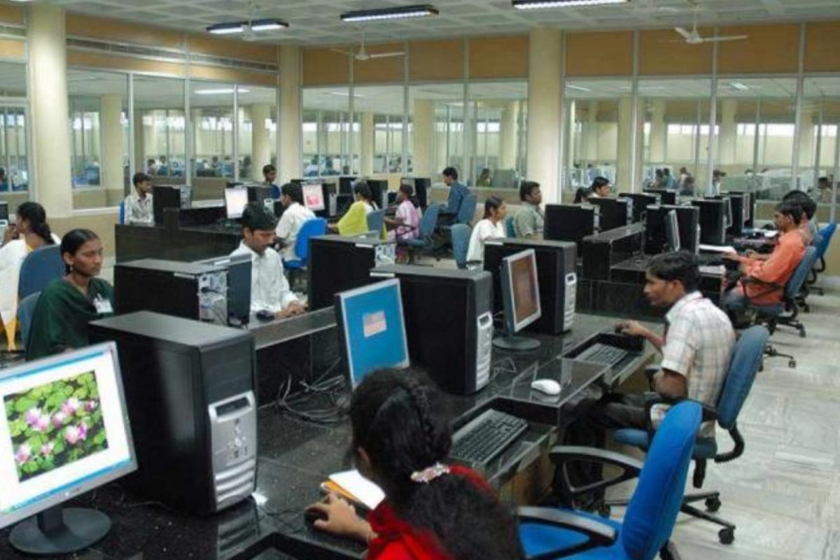 2023-ம் ஆண்டில் மட்டும் 24,000 ஐ.டி ஊழியர்கள் பணி நீக்கம்