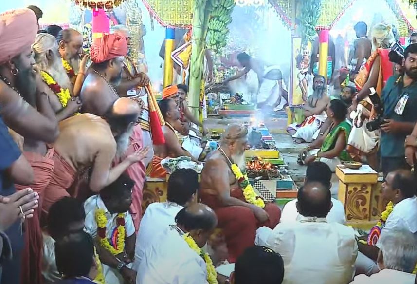  விழாவில் அமைச்சர்கள் சேகர் பாபு, ஐ.பெரியசாமி, சக்கரபாணி, உயர்நீதிமன்ற நீதிபதிகள், நாடாளுமன்ற, சட்டமன்ற உறுப்பினர்கள், அரசுத்துறை உயரதிகாரிகள், ஆதீன மடாதிபதிகள் பங்கேற்றனர்