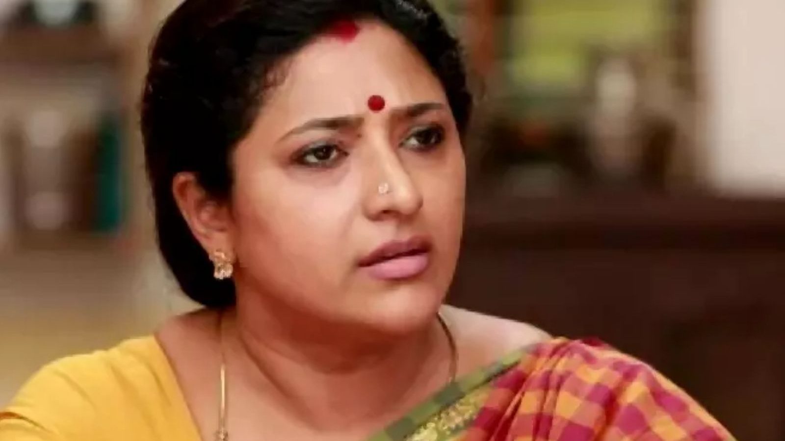 ஆபாச புகைப்படங்கள்... அதிர்ச்சியடைந்த பிரபல நடிகை - சைபர் க்ரைமில் புகார்!