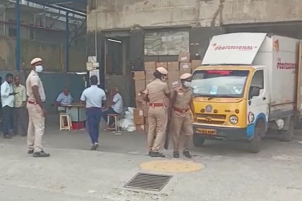 புரபஷனல் கொரியருக்கு சொந்தமான இடங்களில் வருமான வரி சோதனை..!