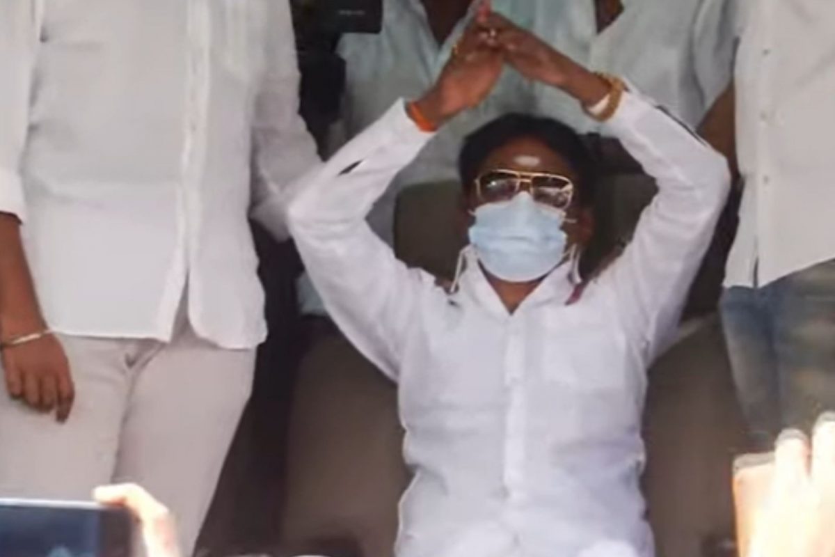 புத்தாண்டை முன்னிட்டு கட்சியினரை சந்தித்த விஜயகாந்த்