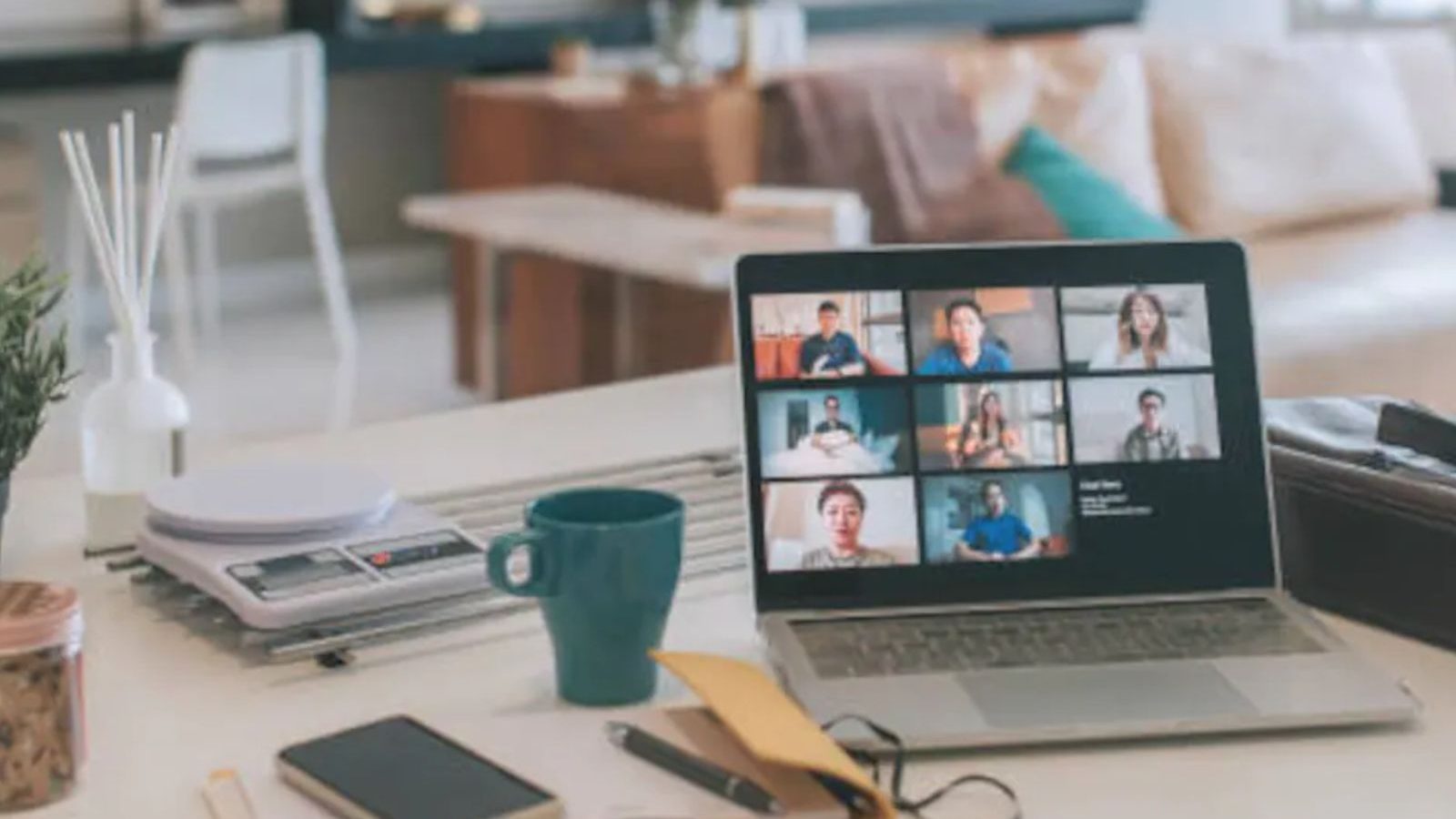 Work From Home-ல் இனி ஏமாத்த முடியாது..!  மட்டம் போட்ட பெண்ணை காட்டிக்கொடுத்த சாஃப்ட்வேர் - ஆக்‌ஷன் எடுத்த நிறுவனம்