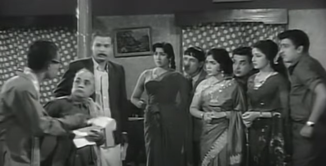  1975 இல் பாலசந்தர் இயக்கிய அபூர்வராகங்கள் திரைப்படம் என்னுடைய கதை என்று எழுத்தாளர் என்.ஆர்.தாசன் நீதிமன்றத்தில் வழக்குத் தொடுத்தார். அபூர்வராகங்கள் அப்பா மகளையும், மகன் அம்மாவையும் காதலிக்கும் கதை.
