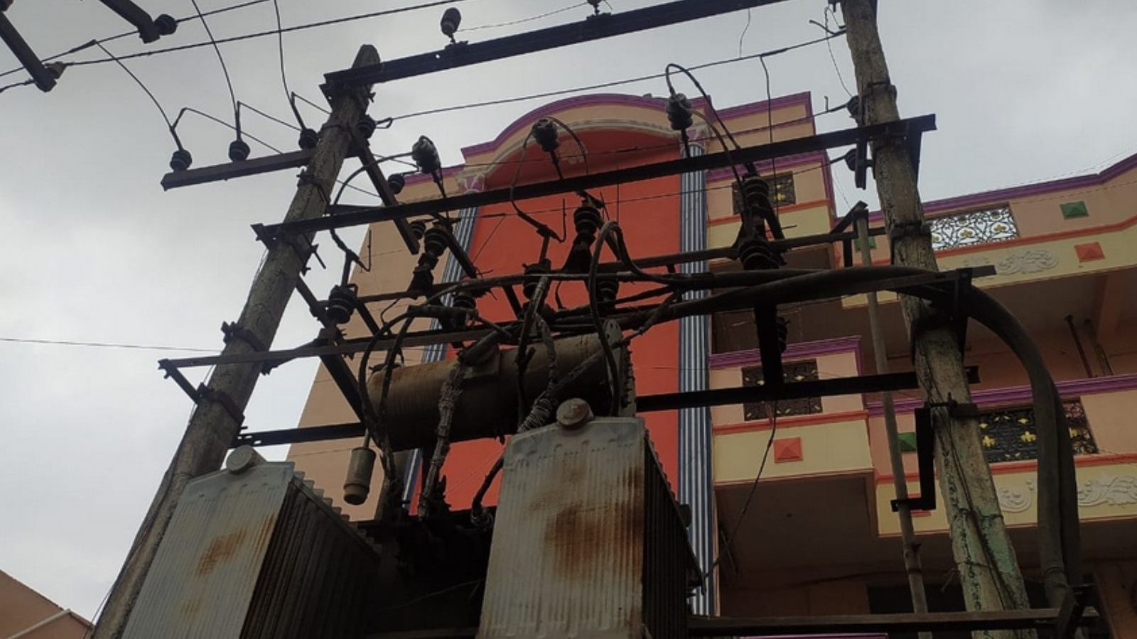 திருச்சி மாவட்டத்தில் நாளை இங்கெல்லாம் மின் தடை - முன்னேற்பாடு செஞ்சிக்கோங்க