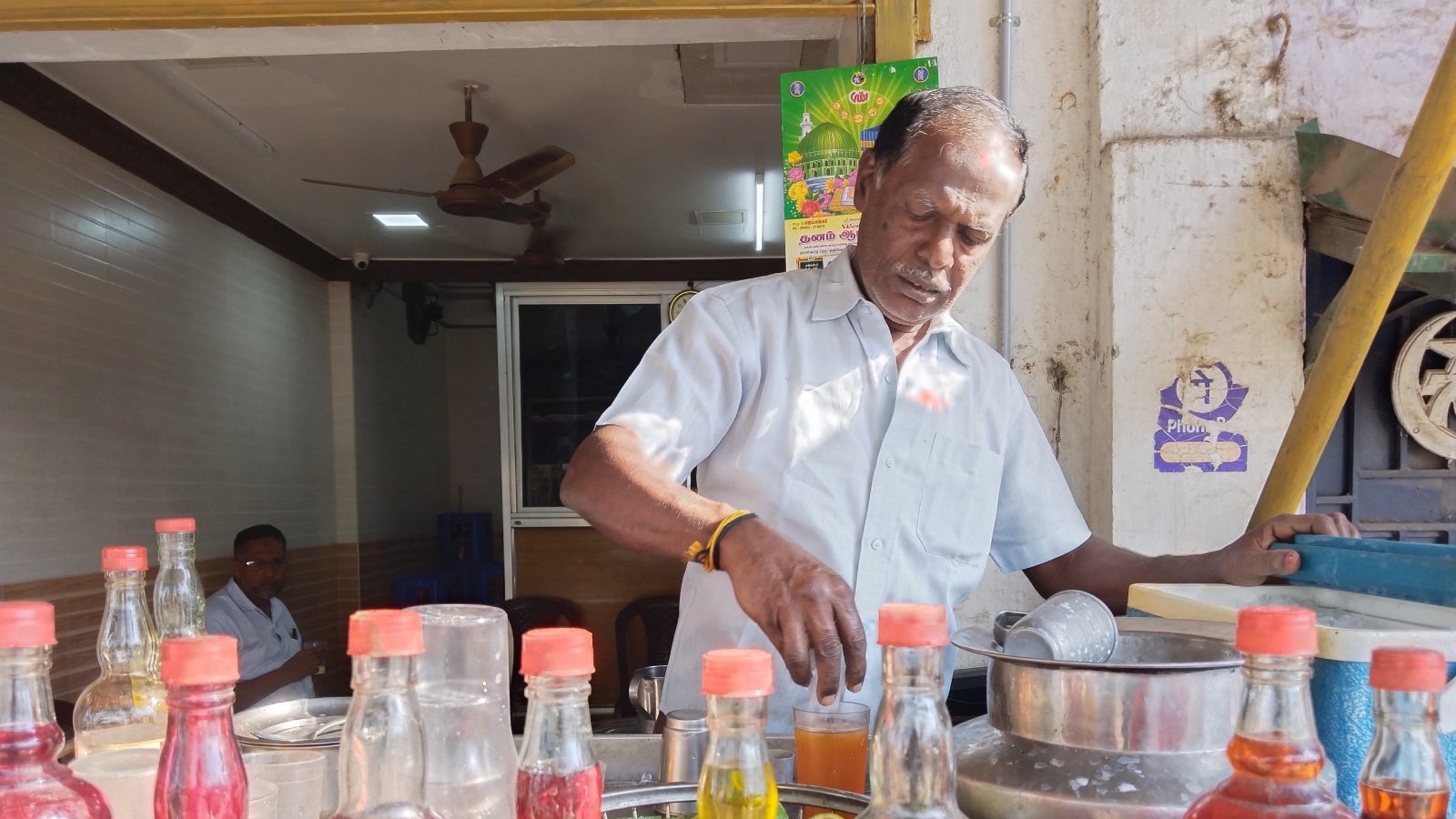 சிவாஜி முதல் பிரபு வரை.. பலருக்கும் ஃபேவரட் ஆன குணங்குடி சர்பத் நிலையம்!