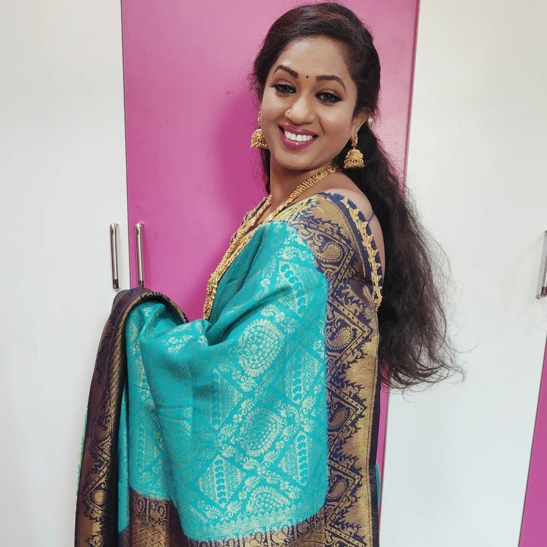  இவர் வெற்றிப்பெற வேண்டும் என்று பலரும் விருப்பினர். ஆனால் ராஜு தான் அந்த சீசனின் வெற்றியாளராக தேர்ந்தெடுக்கப்பட்டார்.