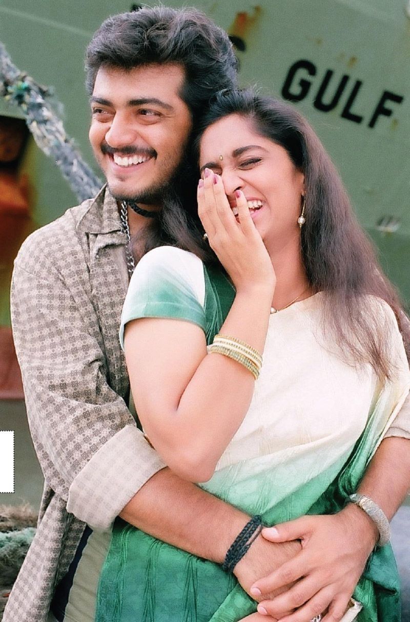  அதன் பிறகு 2000-ம் ஆண்டு இவர்கள் திருமணமும் செய்துக் கொண்டார்கள்.