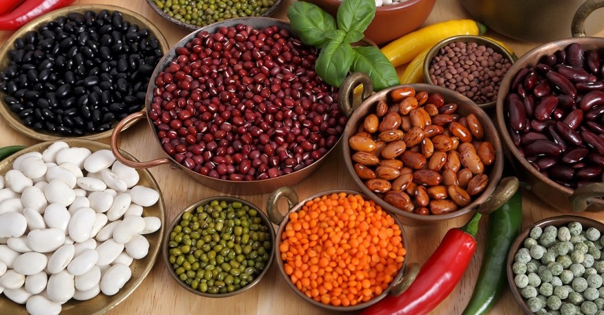  ,[object Object], பீன்ஸ் கொட்டை வகைகள், பயறு வகைகள், மூக்கடலை, பட்டாணி வகைகள், சோயா போன்றவை இரும்புச்சத்து நிறைந்தவை. இதில் ஒரு கப் வீதம் எடுத்துக்கொண்டாலே 6.6 மி.கி அளவுக்கு இரும்புச் சத்தை தினம் பெறலாம். மேலும் அதில் ஃபோலேட், பொட்டாசியம், மெக்னீசியம் போன்ற சத்துக்களும் அடங்கியுள்ளன.