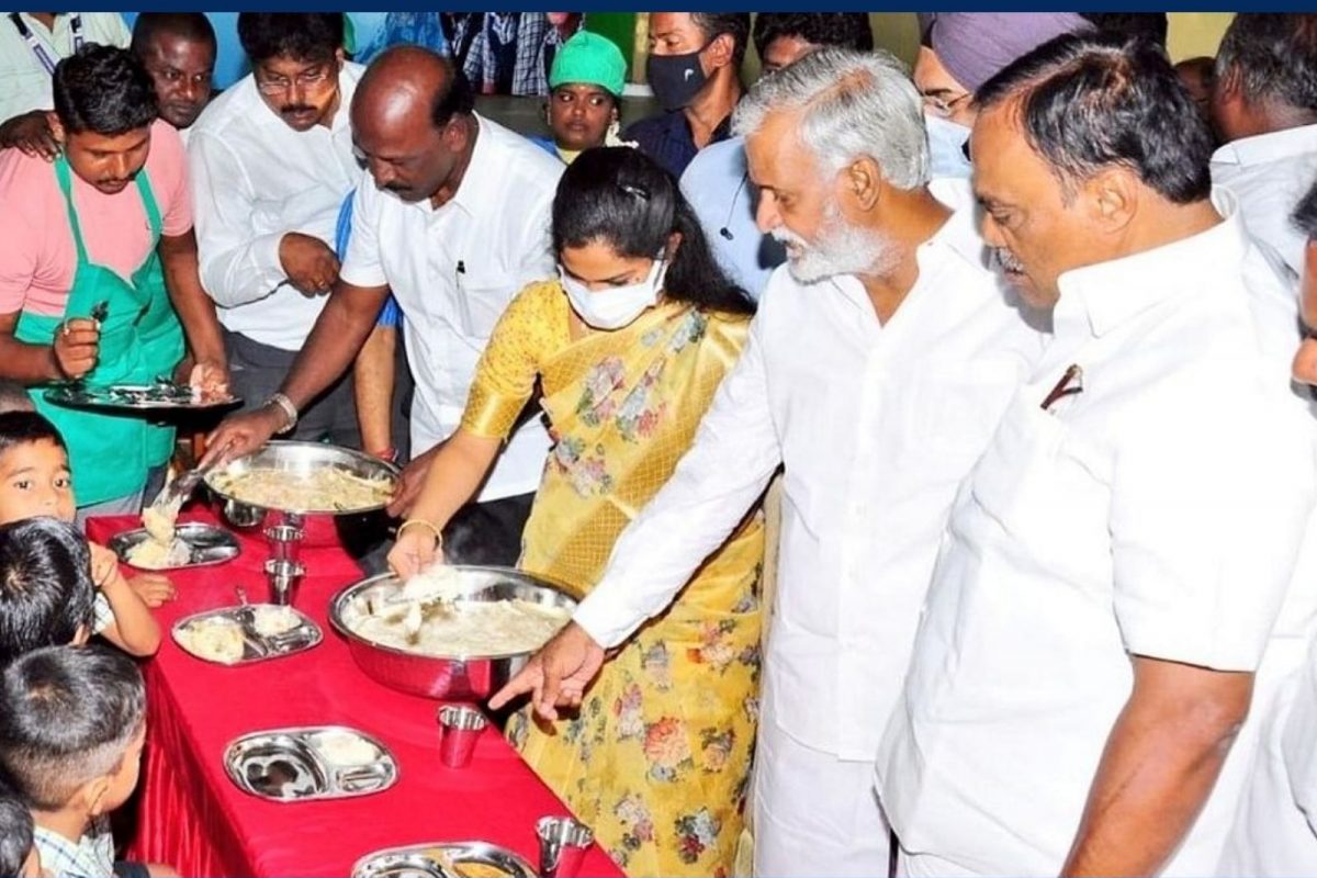 காலை சிற்றுண்டி வழங்கும் திட்டம்