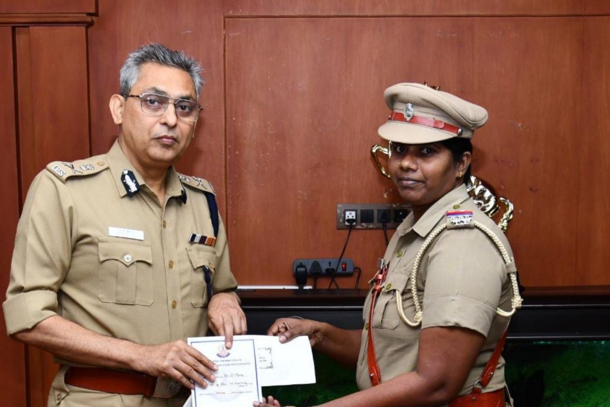 யார் இந்த காவல் உதவி ஆய்வாளர் மீனா!