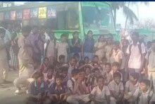 வேப்பூரில் நிற்காமல் சென்ற அரசு பேருந்து :  ஆத்திரத்தில் சிறைபிடித்து போராட்டம் நடத்திய பள்ளி மாணவர்கள்
