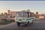 20 வருட பழைய வேனில் உயிரை பணயம் வைக்கும் சீர்காழி போலீசார்!