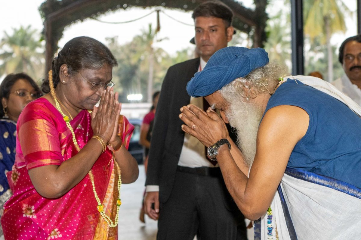 ஈஷா மகா சிவராத்திரி 2023: குடியரசுத் தலைவருக்கு உற்சாக வரவேற்பு