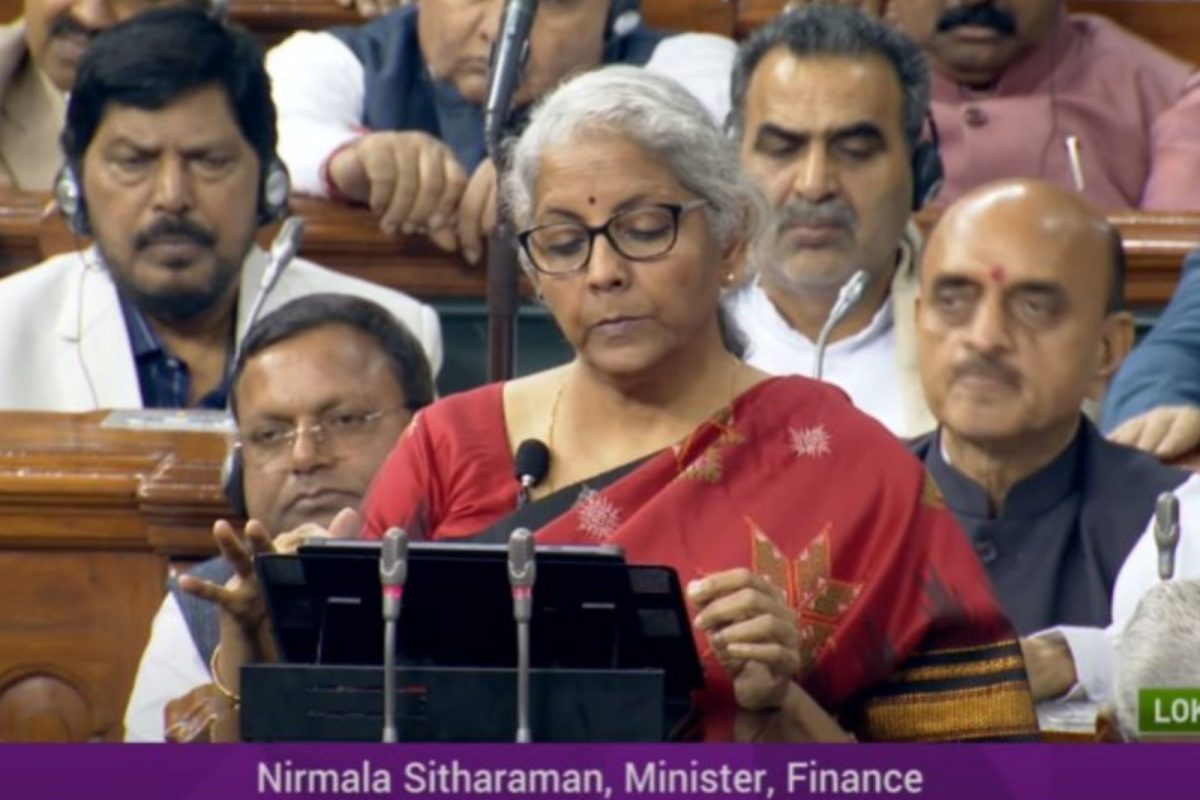 2023-24 நிதியாண்டில் இந்திய பொருளாதார வளர்ச்சியில் ஏற்றமா? இறக்கமா?