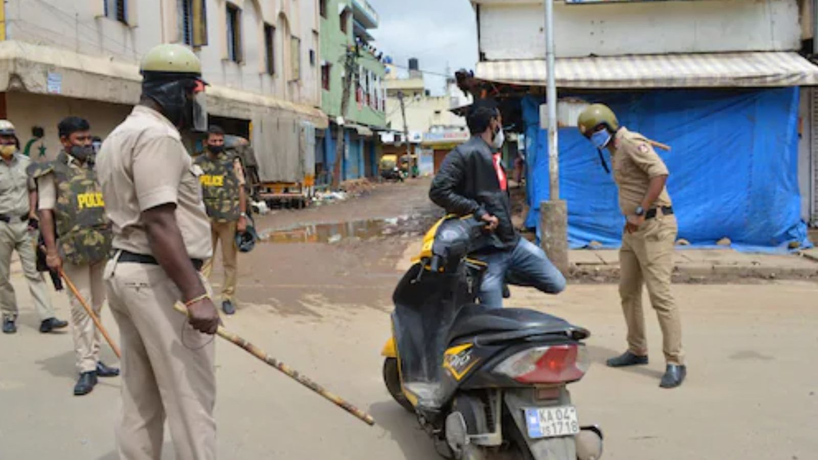 போக்குவரத்து விதிமீறி பைக் ஓட்டிய 22 சிறார்களின் பெற்றோர் மீது வழக்குப் பதிவு... காவல்துறை அதிரடி