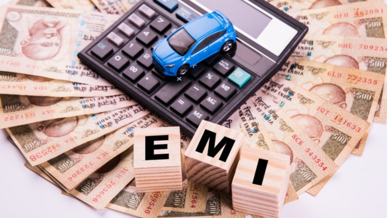  தாமதக் கட்டணத்துக்கான அபராதம் கட்டுவது, இ.சி.எஸ், வங்கியில் EMI எடுக்கும் போது பணம் இல்லாமல் போய் அபராதம் செலுத்துவது, போன்ற நிலை உங்களுக்கு அடிக்கடி ஏற்பட்டால், நீங்கள் கடன் சிக்கலில் மாட்டப் போகிறீர்கள் என்று அர்த்தம்.
