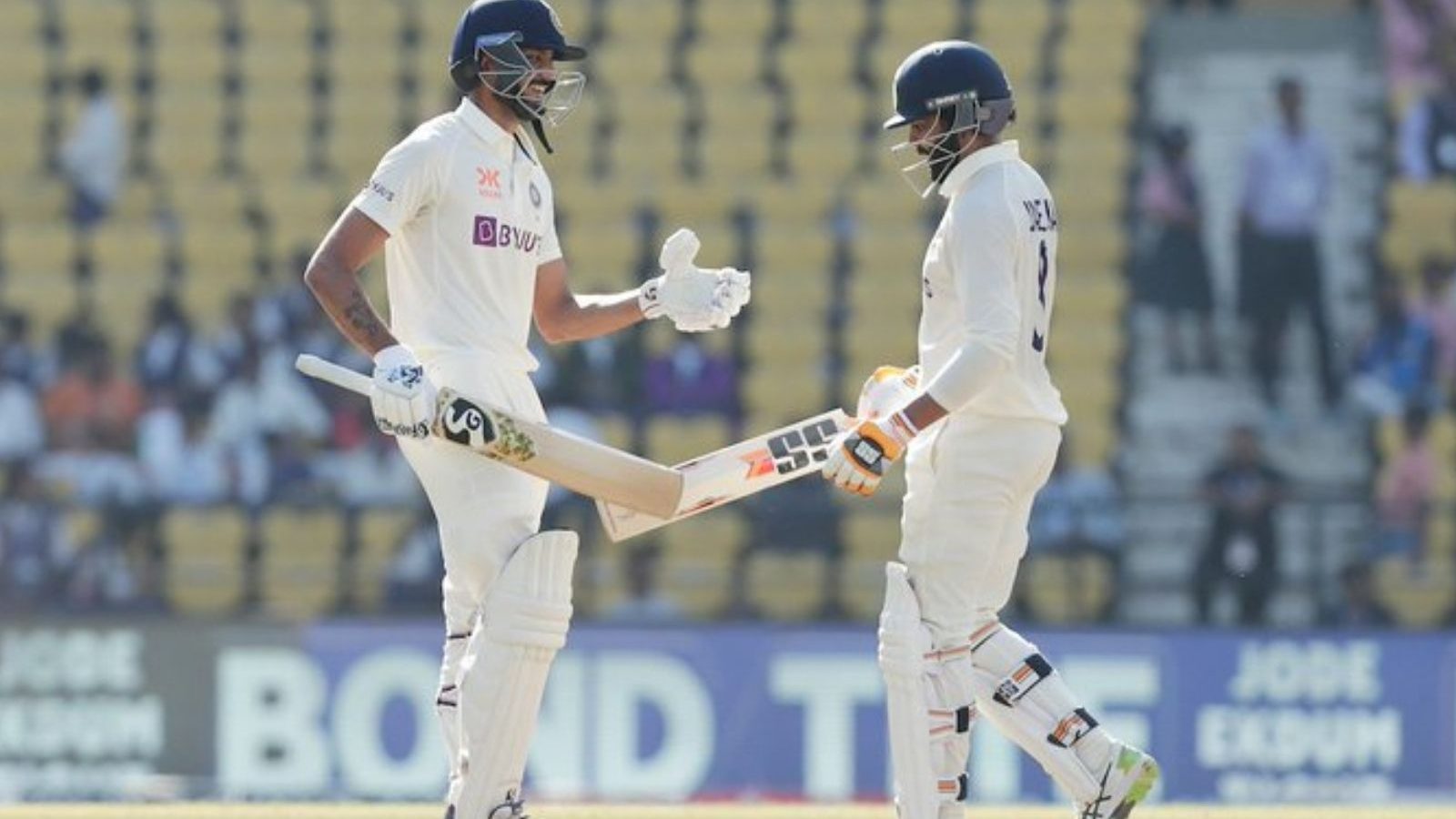 IND VS AUS : இந்தியா 400 ரன்களுக்கு ஆல் அவுட்.. 7  விக்கெட்டுகளை வீழ்த்தி மோர்ஃபி அசத்தல்