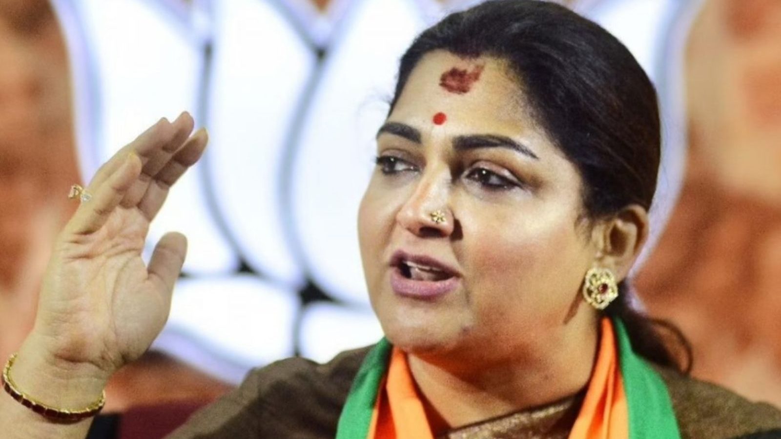 தேசிய மகளிர் ஆணைய உறுப்பினராக குஷ்பு நியமனம்... குவியும் வாழ்த்து..!