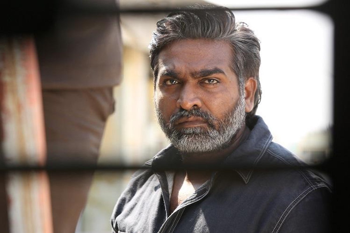  ,[object Object],மயில்சாமியின் உடலுக்கு அஞ்சலி செலுத்திய பின் செய்தியாளர்களை சந்தித்த விஜய் சேதுபதி, பல முறை அவரது வீட்டிற்கு அழைத்திருக்கிறார். ஆனால் இப்படியொரு நிலையில் வரவேண்டியிருக்கும் என நினைக்கவில்லை என உருக்கமாக பேசியிருந்தார்.