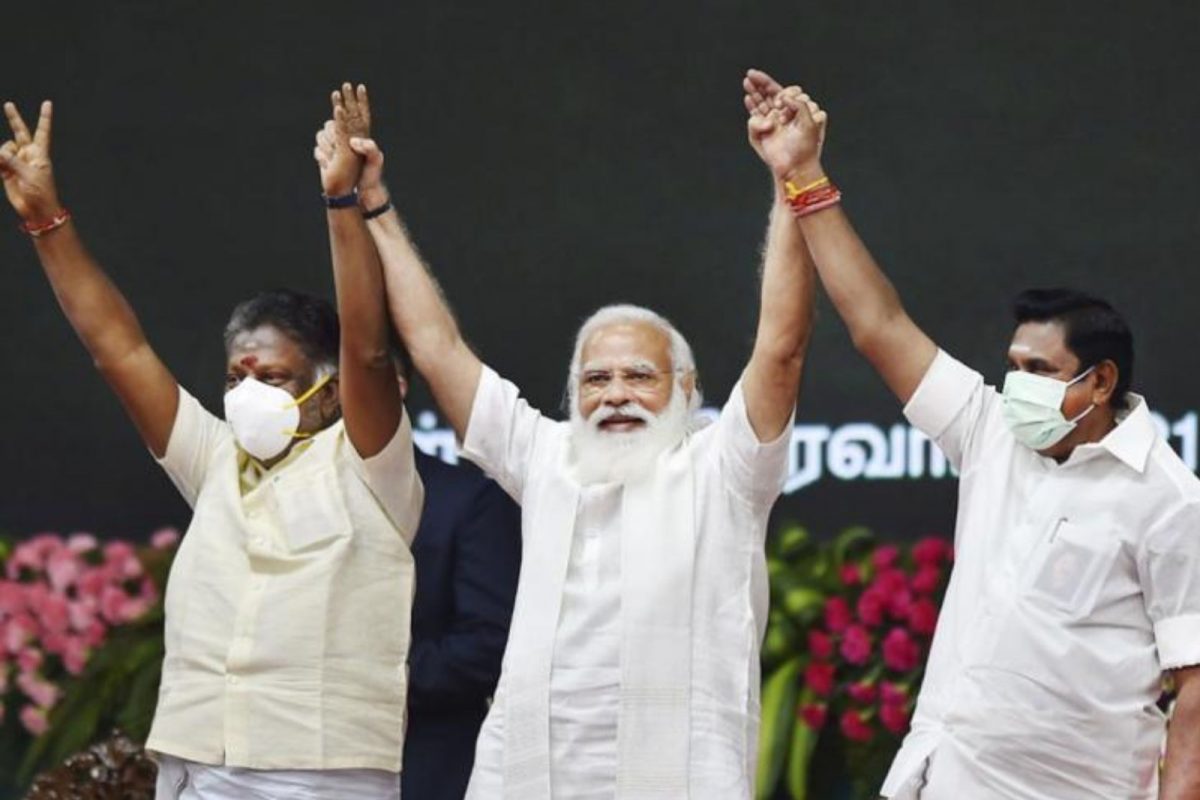 இபிஎஸ் - ஓபிஎஸ் இணைப்பு.. உற்றுநோக்கும் பிரதமர் மோடி..?