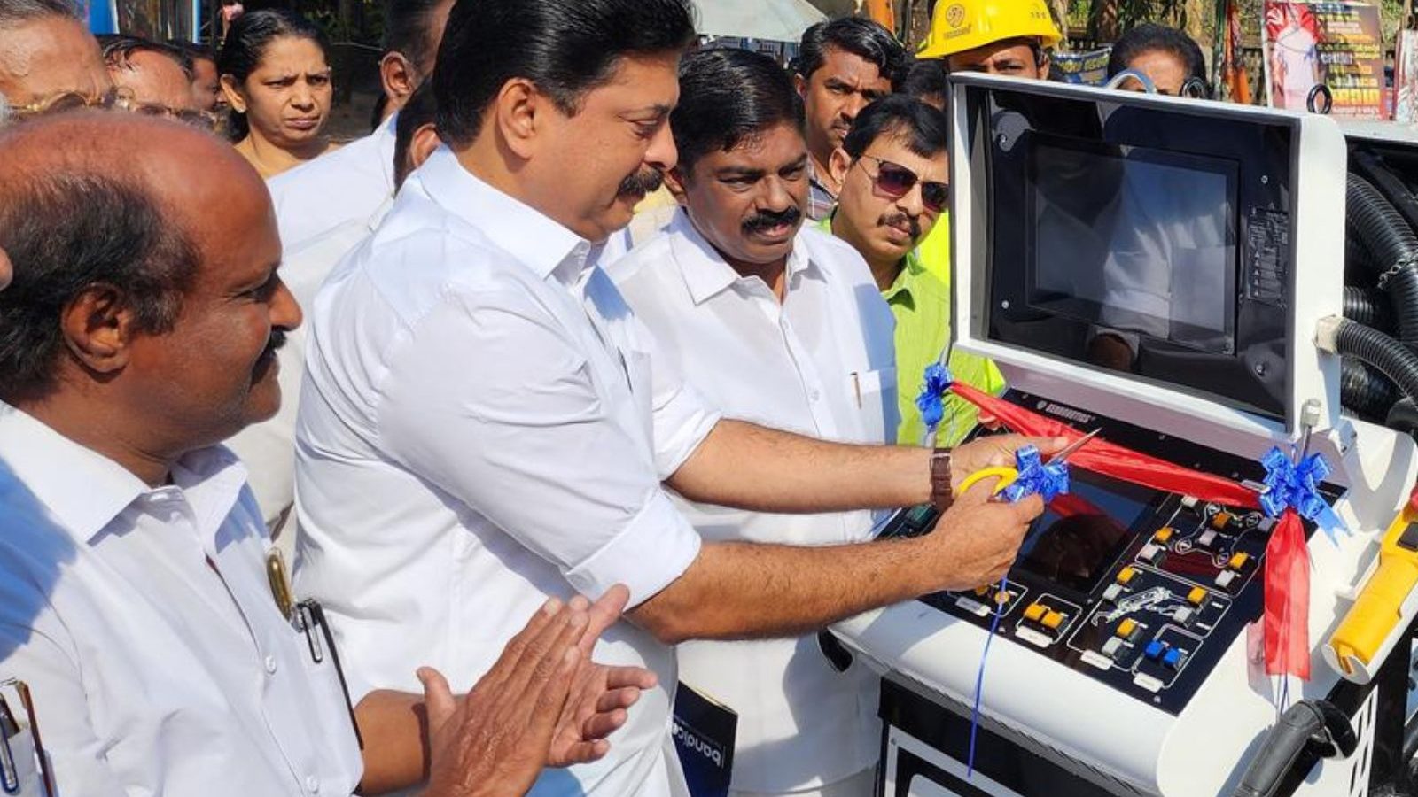 மனிதக் கழிவை அகற்றும் நவீன ரோபோ... விஷ வாயுவையும் கண்டறியும்... கேரள அரசின் அசத்தல் ஐடியா..!