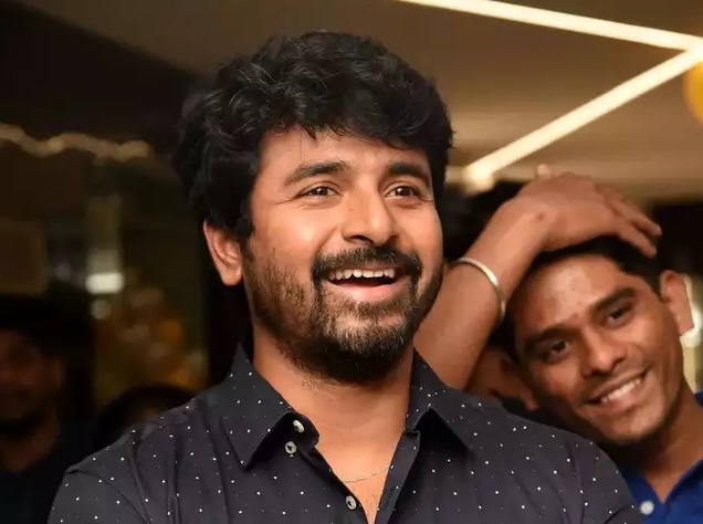  சட்டென ஒரே ஒரு போனில் மொத்த பாரத்தையும் கைமாற்றிக்கொண்ட தம்பி சிவாவின் அன்பு கோடி பெறும். “திரட்டிய தொகை கையில் இருக்கிறது. தேவைப்படும் தொகையை மட்டும் மருத்துவமனைக்குக் கொடுத்தால் போதும் தம்பி...” என வற்புறுத்திச் சொன்னேன்.