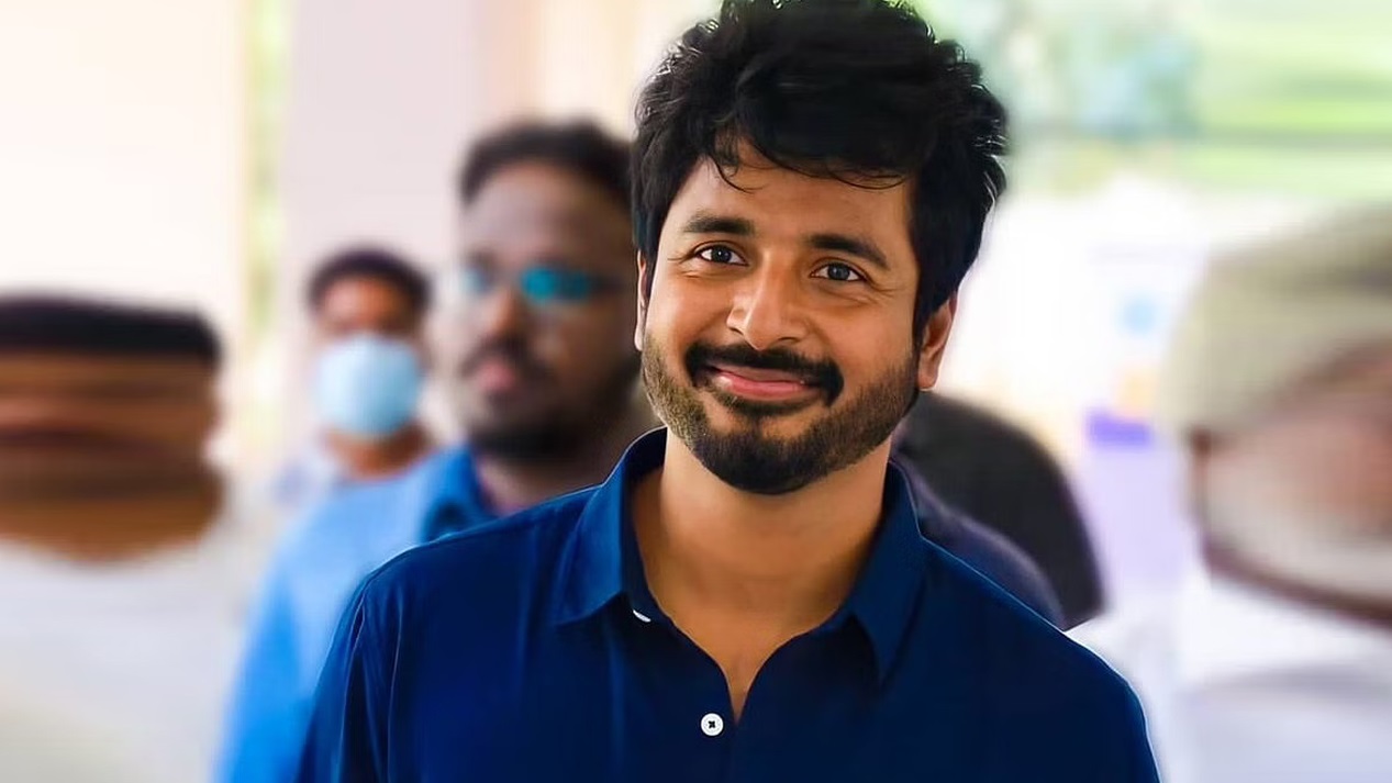  நெல் ஜெயராமன் தொடங்கி நீட் பயிற்சிக்குப் போராடிய பூக்கொல்லை சகானா வரை எத்தனையோ பேருக்கு சிவகார்த்திகேயன் உதவி இருக்கிறார். பேருக்கு உதவினோம் என்றில்லாமல், தொடர்ந்து அவர்கள் குறித்து விசாரிப்பதும் மேற்கொண்டு உதவுவதுமாக சிவா காட்டும் அக்கறை உண்மையானது; பரிபூரணமானது.