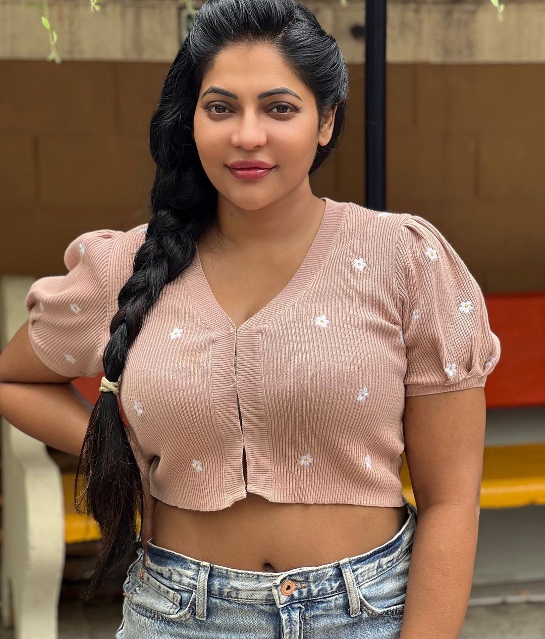  அந்தப் படங்களுக்கு லைக்ஸ் குவிந்து வருகின்றன.
