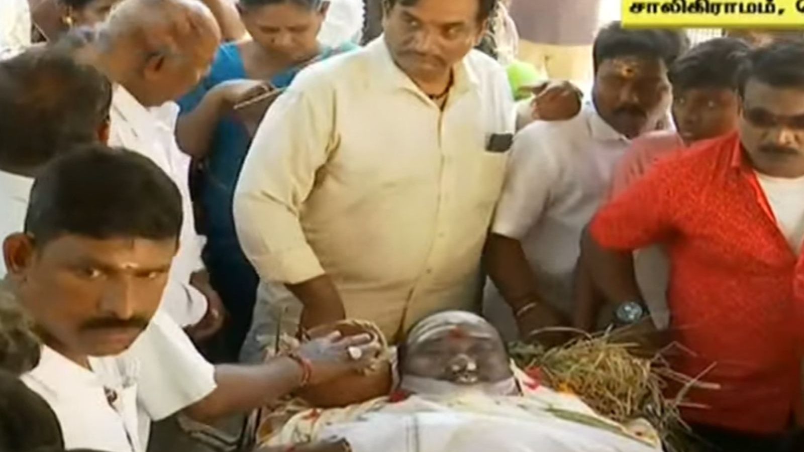 இயக்குநர் டி.பி.கஜேந்திரன் உடல் தகனம்..!