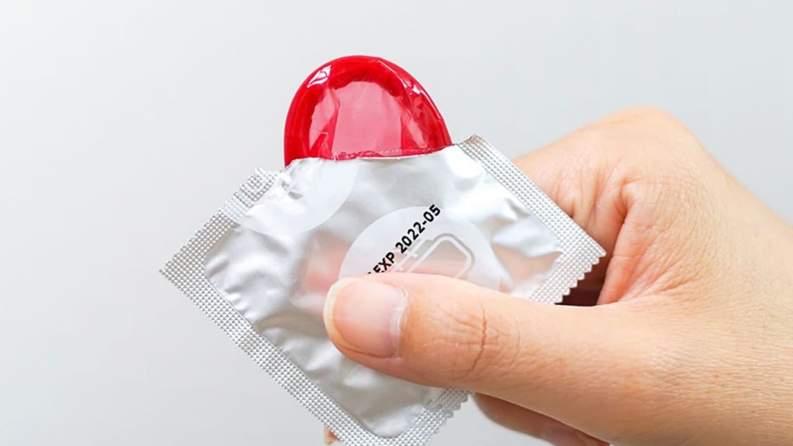 Check these things before using condom.! Time News