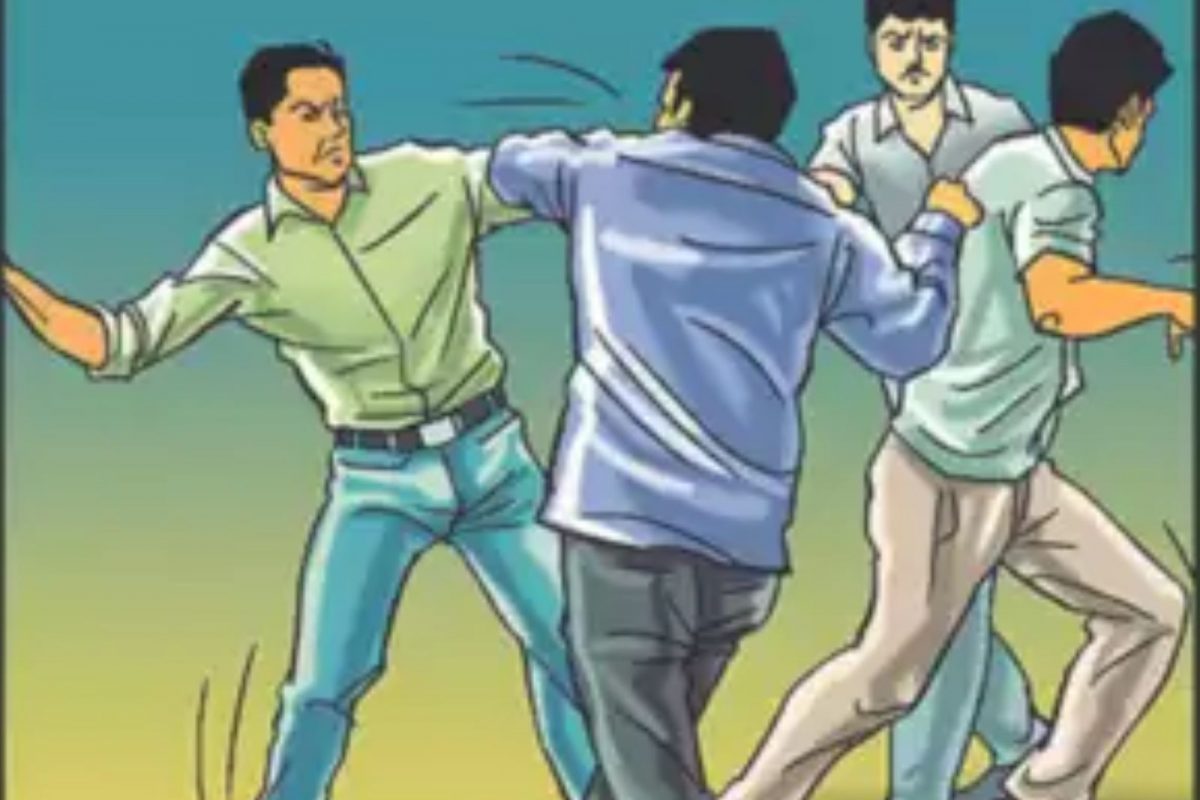 சாக்லேட் கொடுத்ததால் தகராறு.. மாணவர்கள் மீது தாக்குதல்!