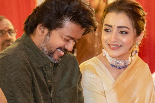  பெரிதாக எதிர்பார்க்கப்பட்ட மணிரத்னத்தின் பொன்னியின் செல்வன் தென்னிந்திய மொழிகளில் மட்டுமே நல்ல வெற்றியைப் பதிவு செய்தது.