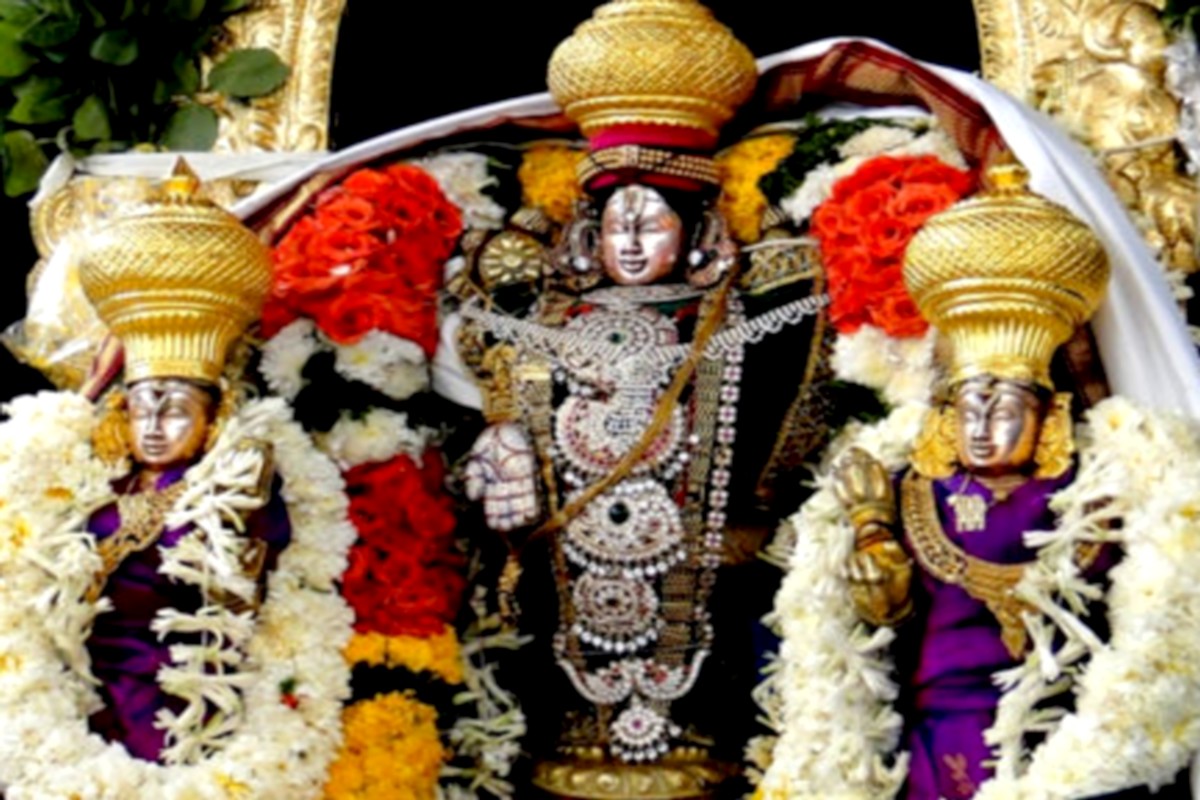  சகல தெய்வங்களும் அருளும் சிறப்புமிக்க தலமாக இரு இருப்பதால் பக்தர்களின் வேண்டுதல்களும் விரைவில் நிறைவேறும் என்று போற்றப்படுகிறது. குரு பெயர்ச்சி நாளில் இங்கே வழிபடுதல் சிறந்த பலனைக் கொடுக்கும் என்று சொல்கின்றனர் பக்தர்கள்.
