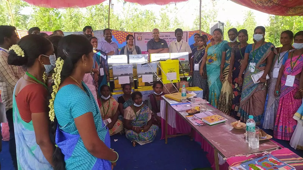  ,[object Object], திட்ட நிர்வாகி (தொழில் மேம்பாடு), திட்ட நிர்வாக (கணக்கு) மற்றும் திட்ட நிர்வாகி (திறன் மற்றும் வேலைகள்) ஆகிய பதவிகளுக்கு மாதம் ரூ.20,000 சம்பளம் வழங்கப்படும். இளம் தொழில் வல்லுநர்கள் பதவிக்கு ரூ.45,000 மாத சம்பளமாக வழங்கப்படும். மாவட்ட நிர்வாக அதிகாரி பதவிகளுக்கு ரூ.75,000 - 1,25,000 முதல் சம்பளம் வழங்கப்படும். இதர பதவிகளுக்கு ரூ.35,000 சம்பளம் வழங்கப்படும் என்று தெரிவிக்கப்பட்டுள்ளது.