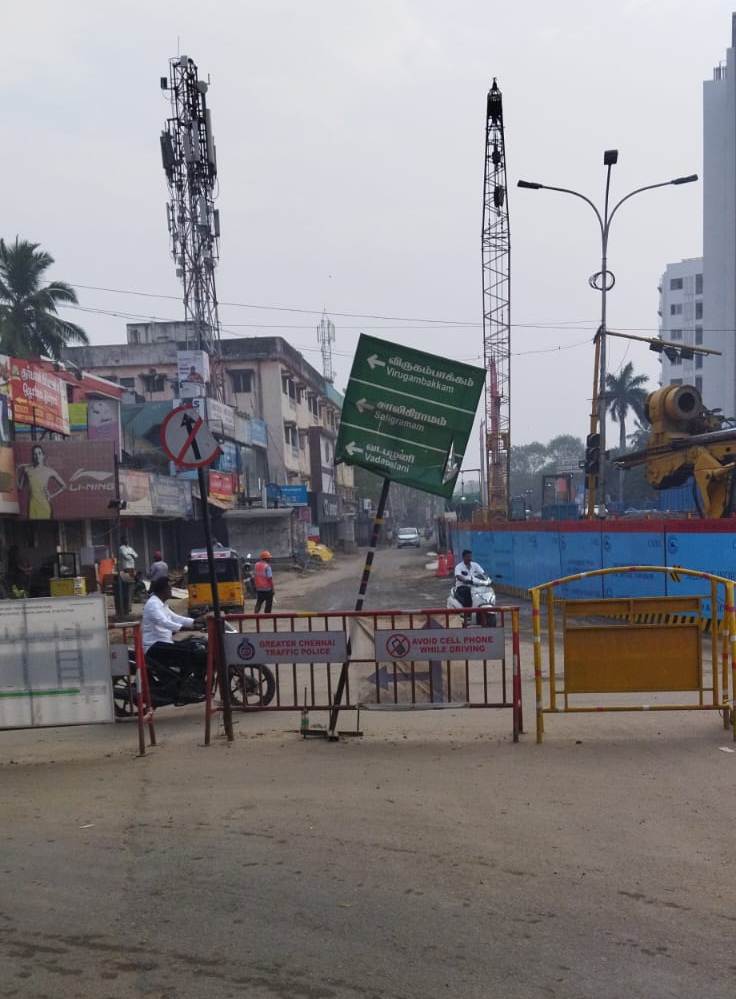  துரைசாமி சாலையிலிருந்து, சன்னதி தெரு செல்ல வேண்டிய கனரக வாகனங்கள் காலை, மாலை நெரிசல் மிகுந்த நேரங்களில் கனரக வாகனங்கள் செல்ல தடை செய்யப்படுகிறது. சன்னதி தெருவிலிருந்து வரும் வாகனங்கள் வலதுபுறம் மற்றும் இடதுபுறம் திரும்பி தாங்கள் செல்ல வேண்டிய இலக்கை அடையலாம்.