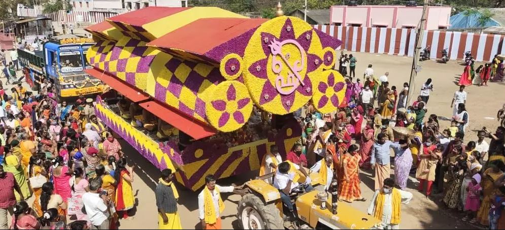  ஆனால் மதுரை பாண்டிய மன்னர் முதலாம் சடையவர்மன் குலசேகரப் பாண்டியர் காலத்தில் இங்கு வழிபடப்பட்ட ஸ்ரீராஜராஜேஸ்வரி அம்மன் கோயிலே சிதைந்து போய், பிறகு மாரியம்மன் கோயிலானதாகவும் கூறப்படுகிறது.