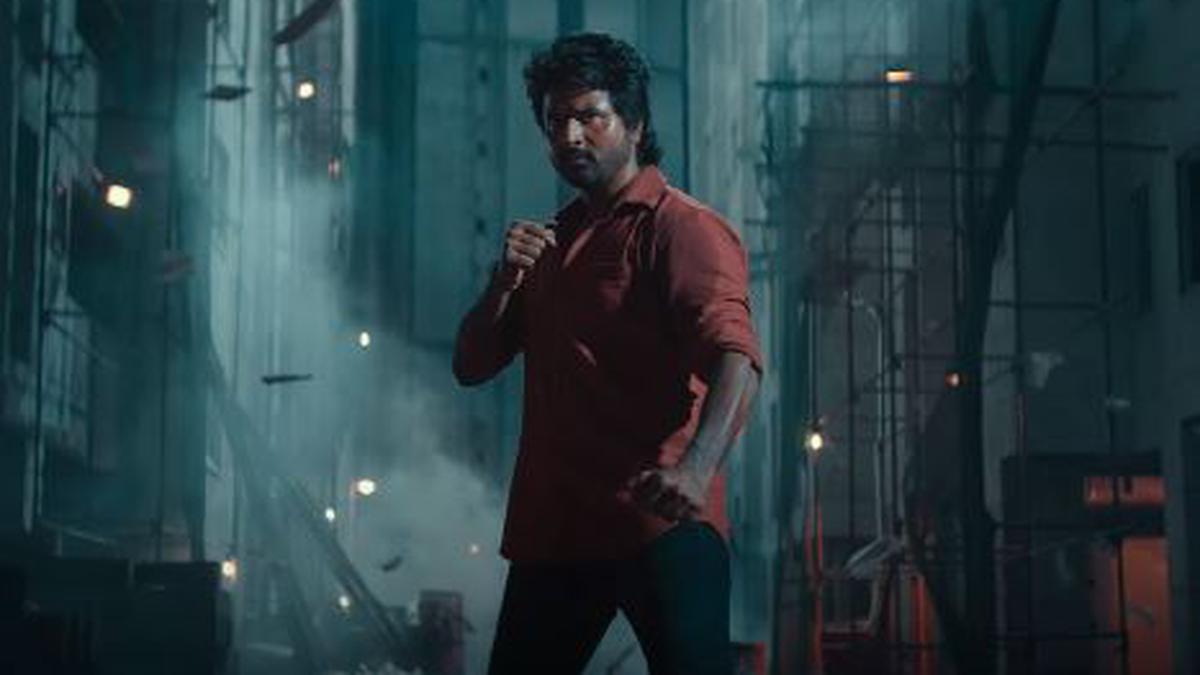 ‘டாக்டர்’ திரைப்படத்தில் தன் வழக்கமான டைமிங் காமடிகளை தவிர்த்து நடிப்பில் மெருகெறிய சிவகார்த்திகேயனை ‘மாவீரன்’ சிவகார்த்திகேயனாக பார்க்க காத்துக்கொண்டிருக்கிறது அவரது ரசிகர் படை.