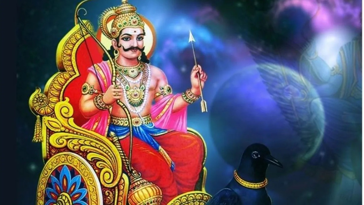  வரும் மார்ச் 5 ஆம் தேதி சனி கும்பத்தில் உதயமாக உள்ளது. இவர் சுமார் 30 ஆண்டுகளுக்கு பிறகு கும்ப ராசிக்குள் வந்துள்ளார். சனி பெயர்ச்சியடைந்த பின் ஜனவரி இறுதியில் அஸ்தமனமானார். இதையடுத்து, சனி பகவான் மார்ச் 5, 2023 அன்று இரவு 8.38 மணிக்கு கும்பத்தில் உதயமாகிறார். இவரின் உதயம் சில ராசிக்காரர்களுக்கு நல்ல அதிஷ்டத்தை ஏற்படுத்தும். அந்தவகையில், எந்தெந்த ராசிக்காரர்களுக்கு சனி உதயத்தால் நல்ல பலன் கிடைக்கும் என பார்க்கலாம்.