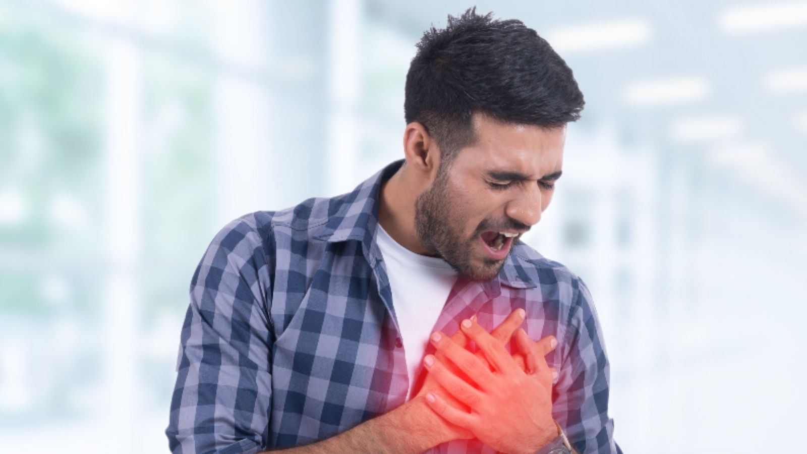 அடிக்கடி நெஞ்சு சுருக் சுருக்னு வலிக்குதா?... உஷார் மாரடைப்பு அறிகுறியா இருக்கலாம்.. இதய நோய் பற்றி தெரிஞ்சிக்கோங்க..!