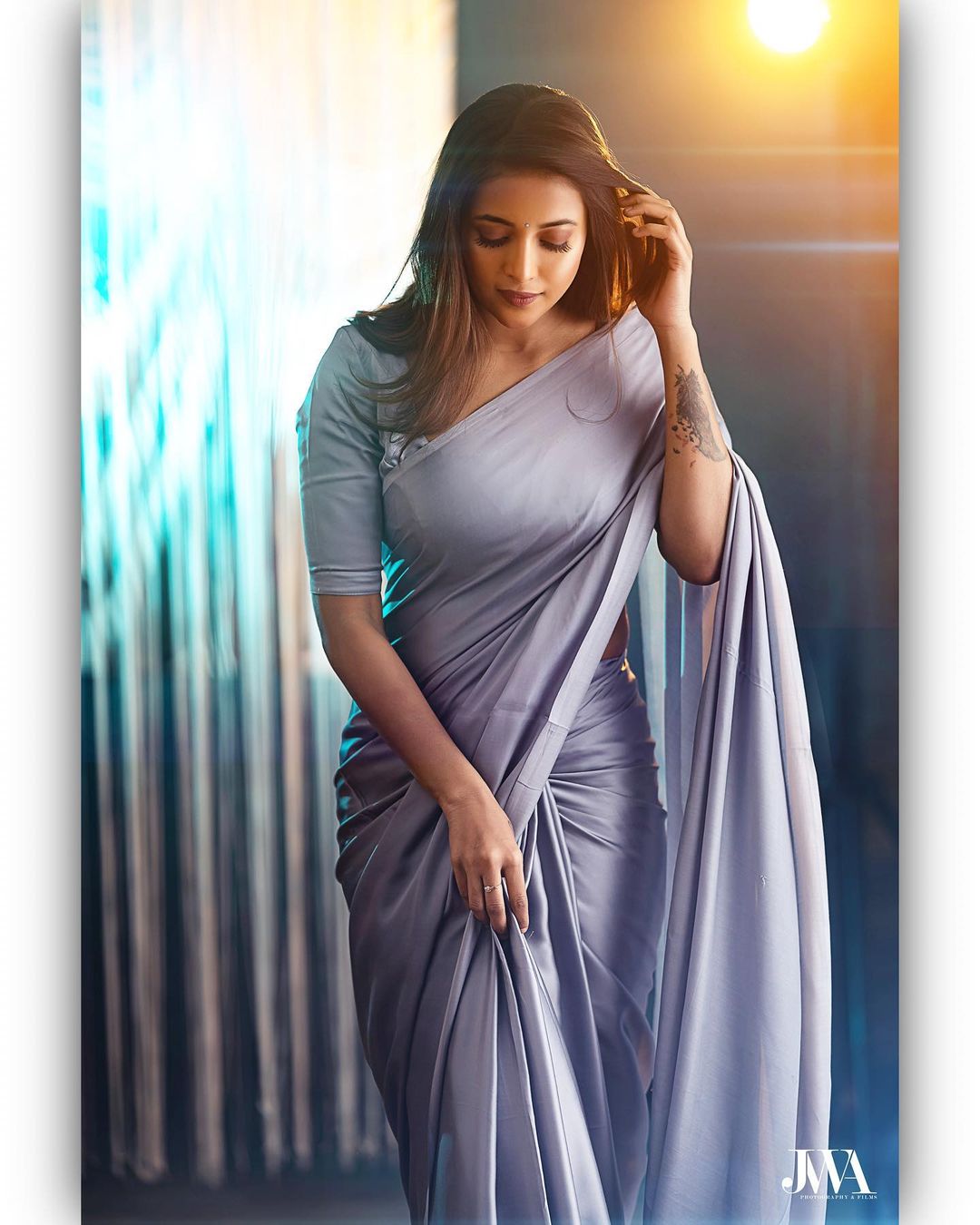  இவர் இதற்கு முன்பு ஜீ தமிழ் தொலைக்காட்சியில், 'கோகுலத்தில் சீதை' சீரியலில் நடித்து வந்தது குறிப்பிடத்தக்கது.