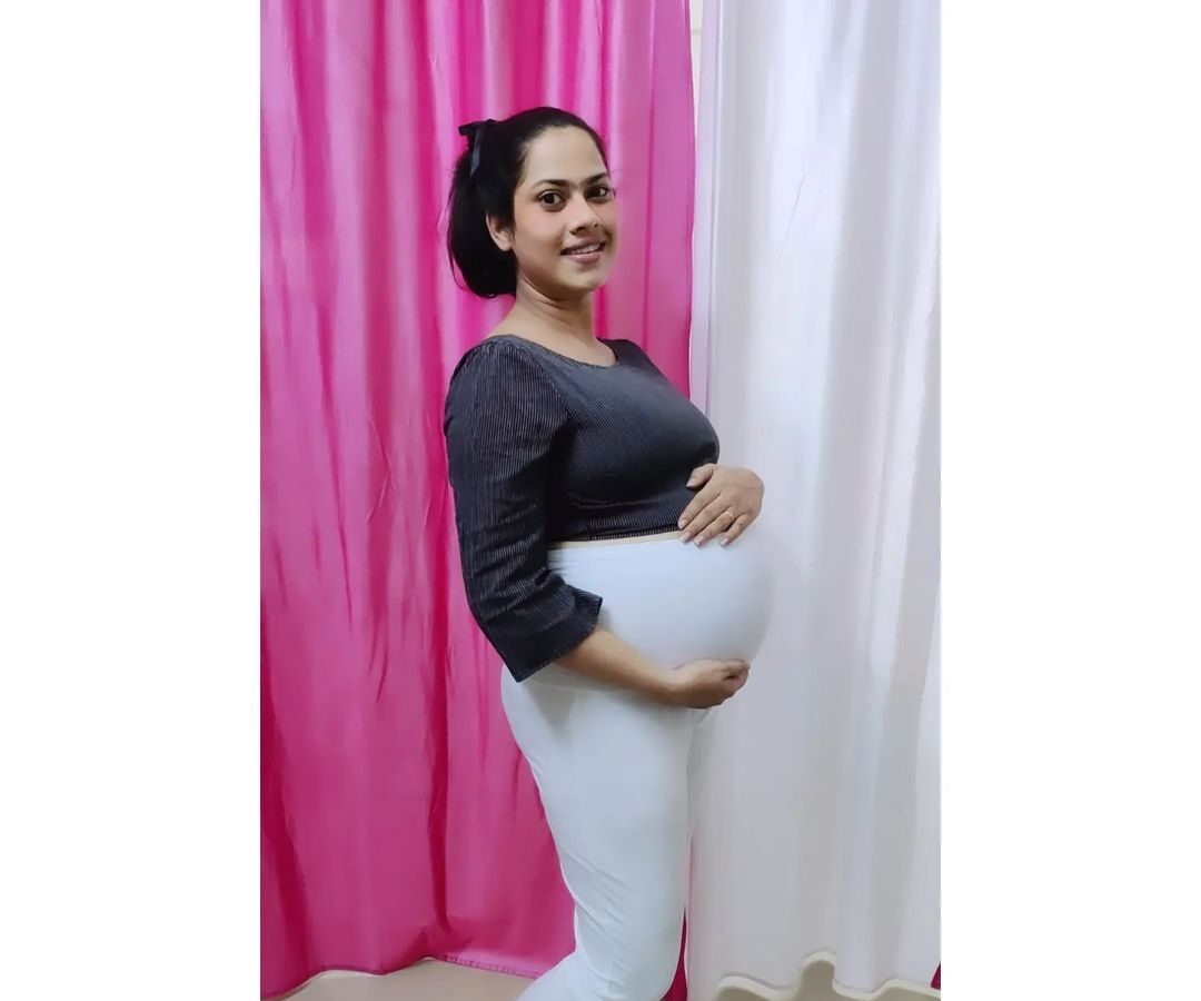  ஆபிஸ், ஆண்டாள் அழகர், மெல்லத் திறந்தது கதவு உள்ளிட்ட பல சீரியல்களில் நடித்துள்ள அனு தற்போது பாண்டவர் இல்லம் சீரியலில் நடித்து வருவது குறிப்பிடத்தக்கது.