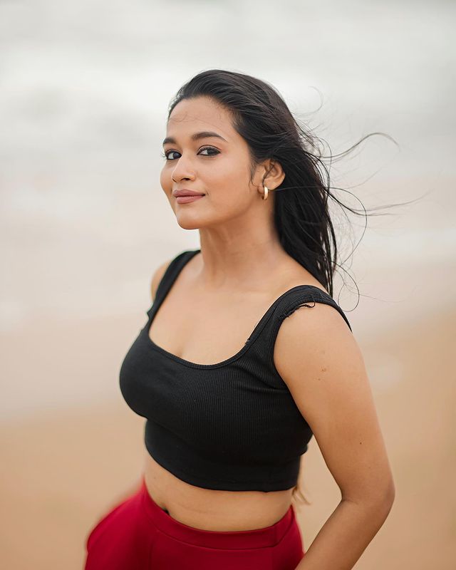  முதலில் ரசிகர்கள் அவரை அவ்வளவாக ஏற்றுக்கொள்ளாவிட்டாலும், போகப்போக வரவேற்பைப் பெற்றார்.