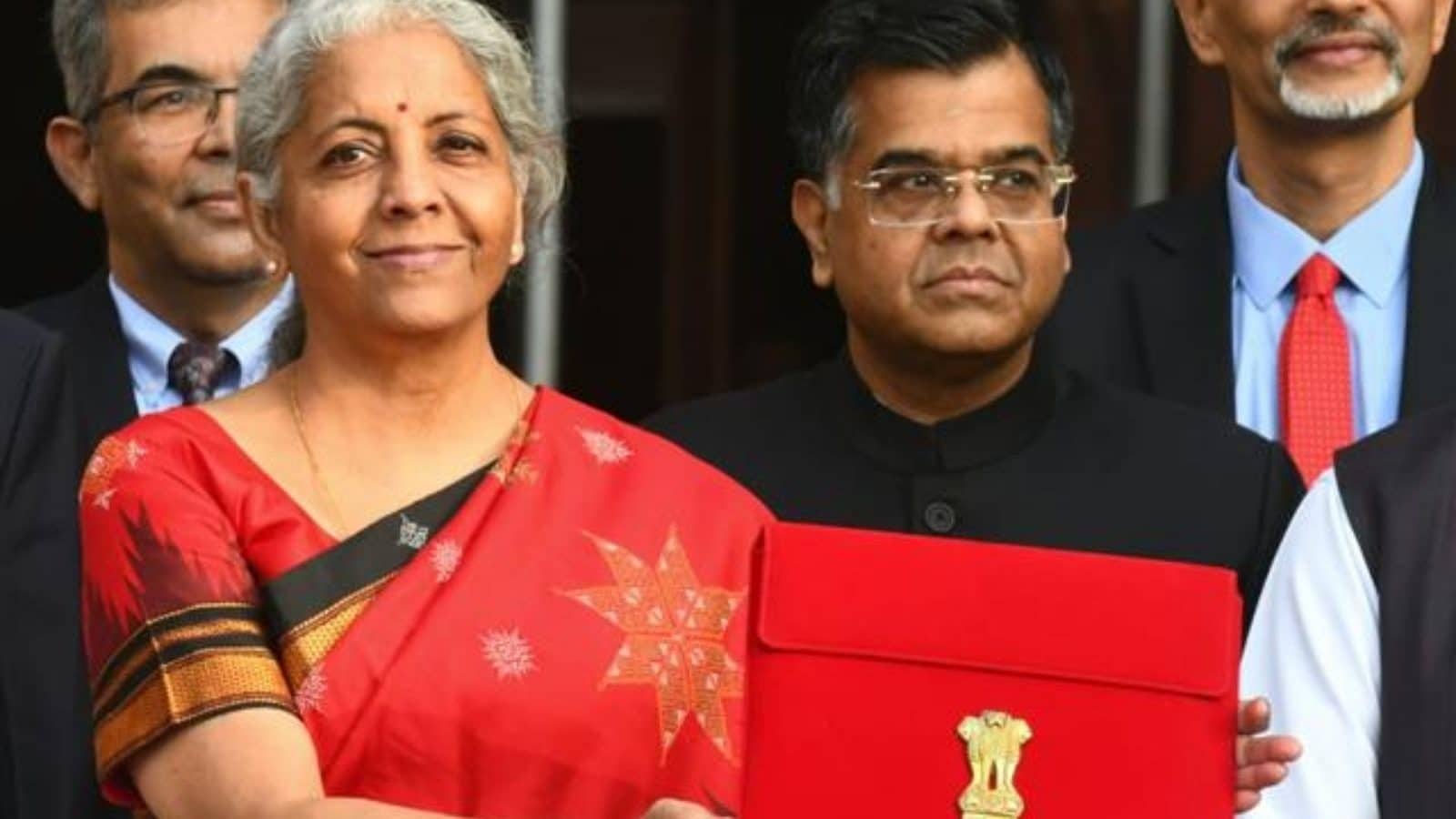 Nirmala Sitharaman presented the budget.. Announcements for Tamil Nadu?
