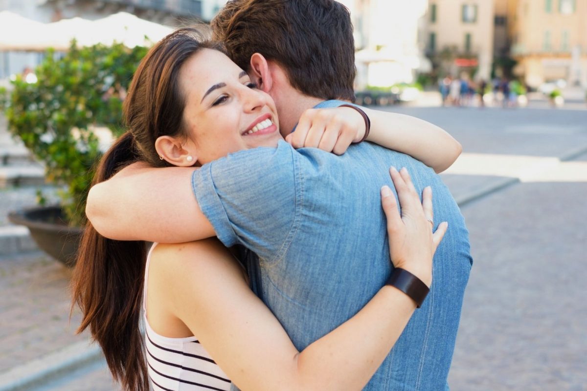 Hug Day 2023 | ஹக் தினத்தை எப்படி ...