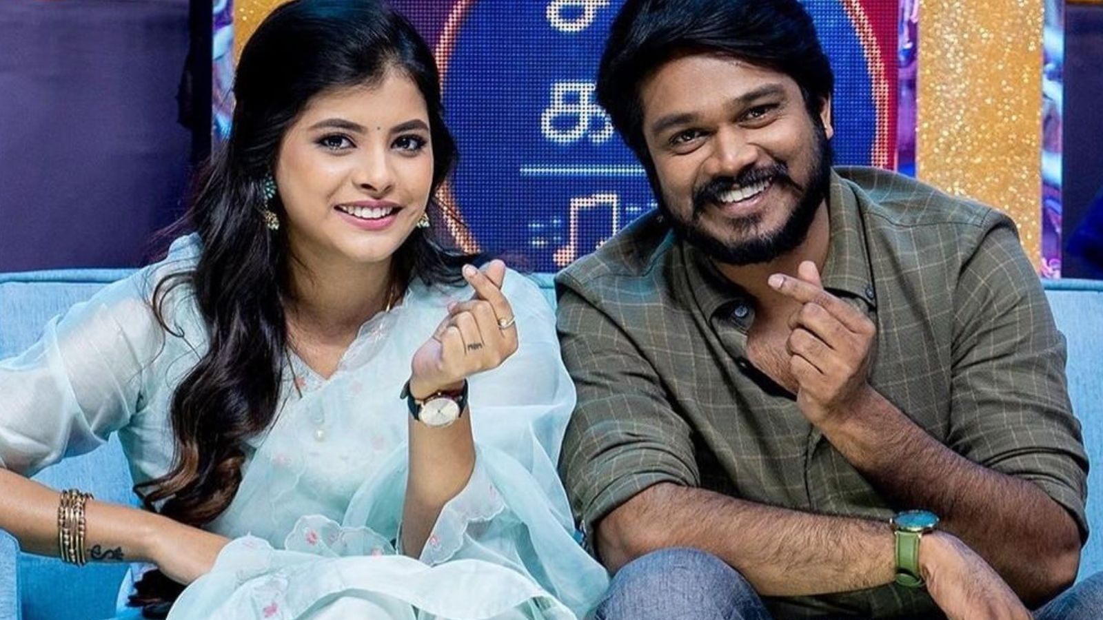 'கதை தொடங்குகிறது' - திருமணம் செய்துகொள்ளும் பிரபல சீரியல் ஜோடி... குவியும் வாழ்த்துகள்!