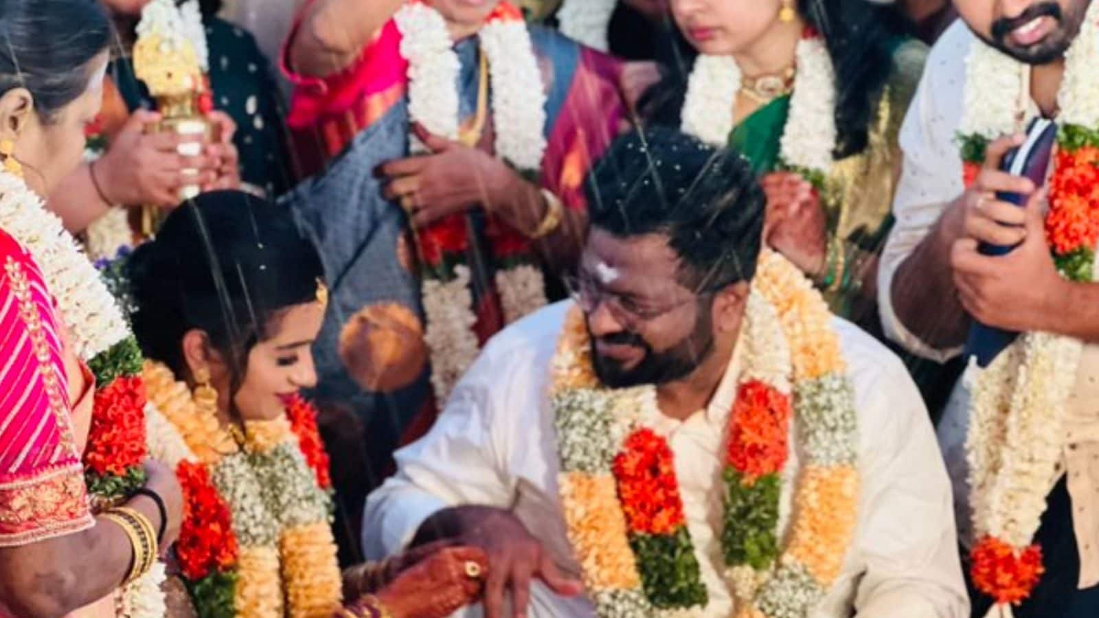 சர்தார் இயக்குநர் பி.எஸ்.மித்ரன் திருமண ஆல்பம் - புகைப்படங்கள்!